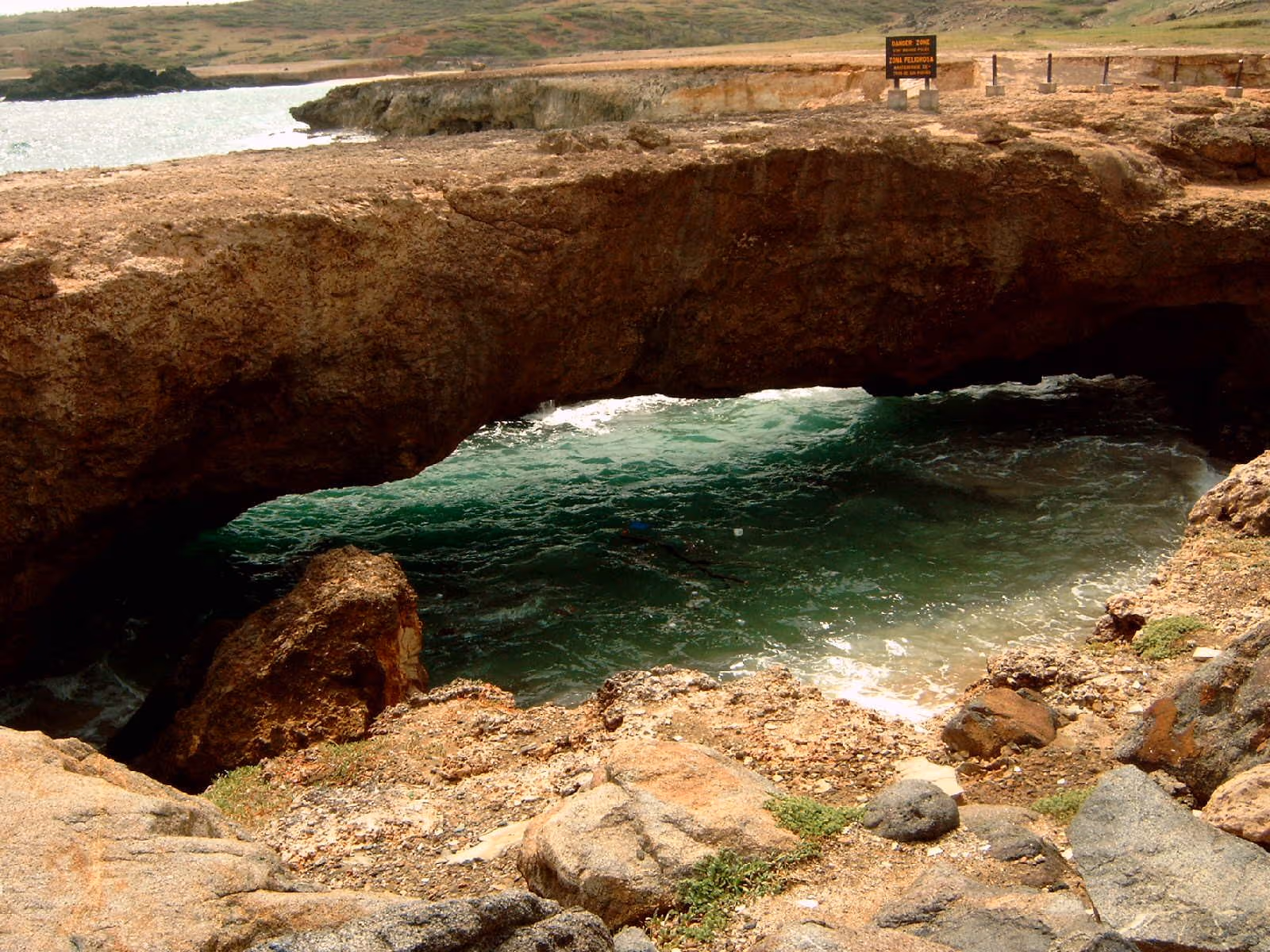 Aruba's Natural Bridge as it looked before it collapsed in 2005